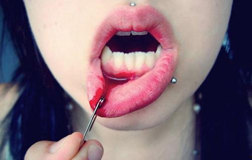 吃伊丽莎白瓜嘴唇痛,小心嘴唇疼痛体验