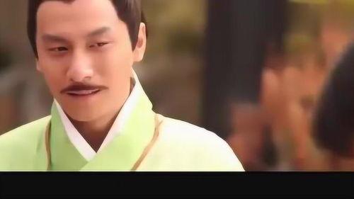 穿越吃瓜救了皇帝,吃瓜救驾，皇帝的神秘救赎