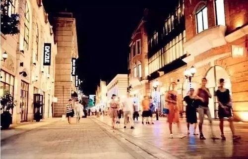 汉街吃瓜骂架,吃瓜群众热议骂架事件