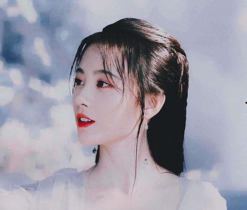 吃瓜少女鞠婧祎,吃瓜少女的甜蜜蜕变之路”